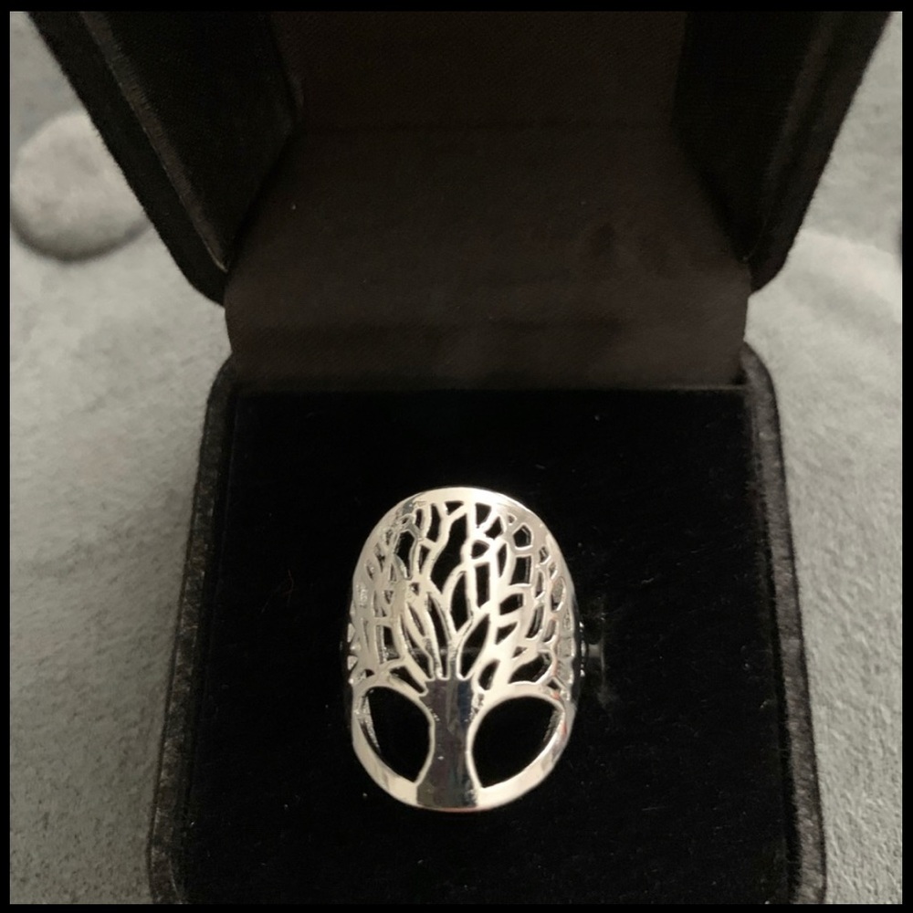 NEW - Sterling  Silver Tree of life ring